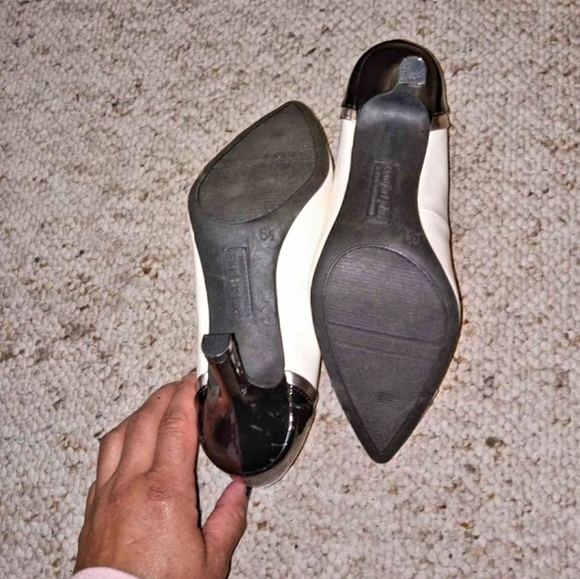 Heels - Picture 4 of 4